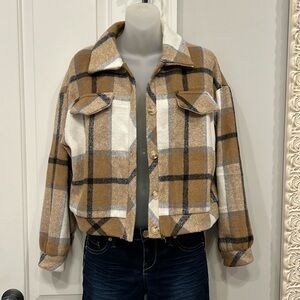 NWOT Elings Shacket Size M